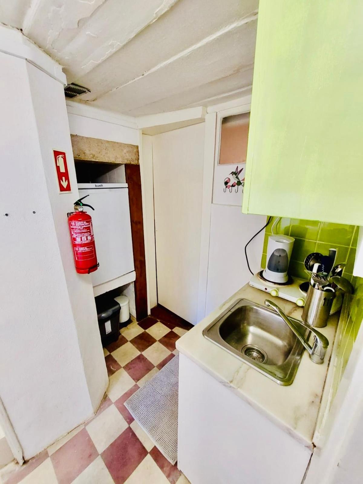Alfama Charm - Authentic Experience Lejlighed
